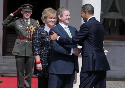 Taoiseach Enda Kenny today greeted President Barack Obama at Farmleigh