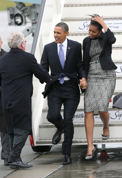 Tánaiste Eamon Gilmore greets President Obama and the First Lady