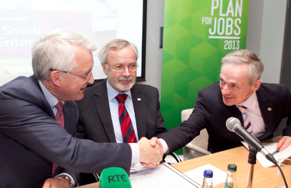 Pictured at the signing at AIB Headquarters in Dublin, are AIB Chief Executive, David Duffy, President of the European Investment Bank, Werner Hoyer, Minister for Jobs, Enterprise and Innovation, Richard Bruton